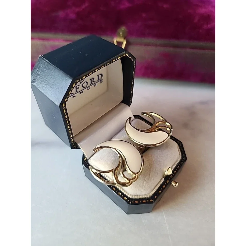 Vintage Enamel Clip-on Earrings